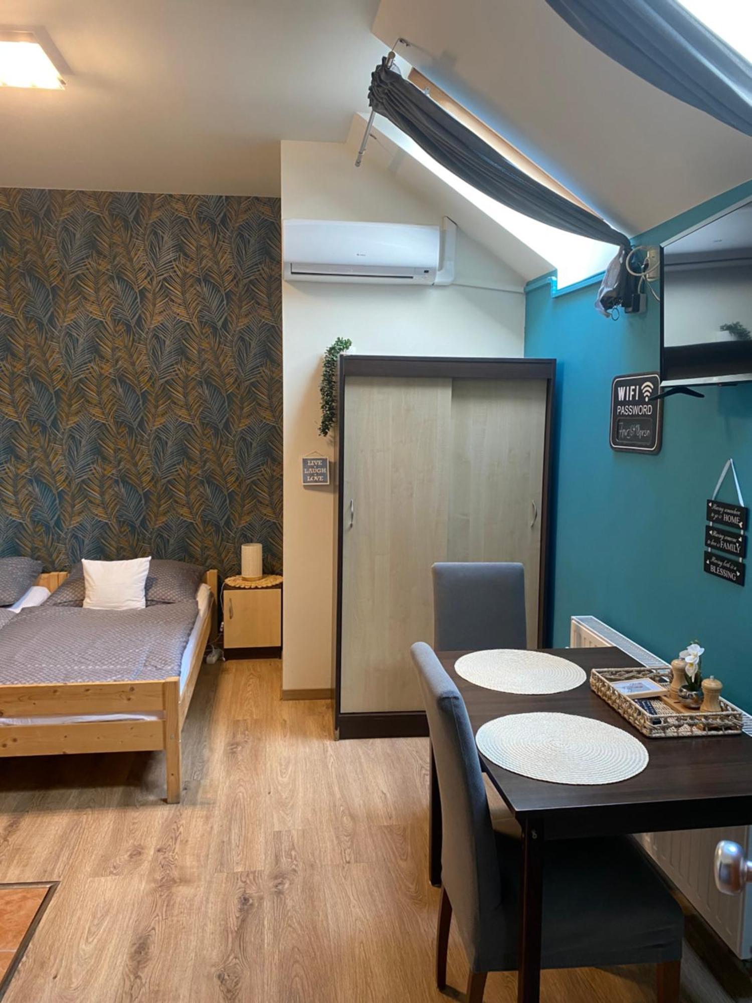 Takacs Vendeghaz Apartment โชพรอน ภายนอก รูปภาพ